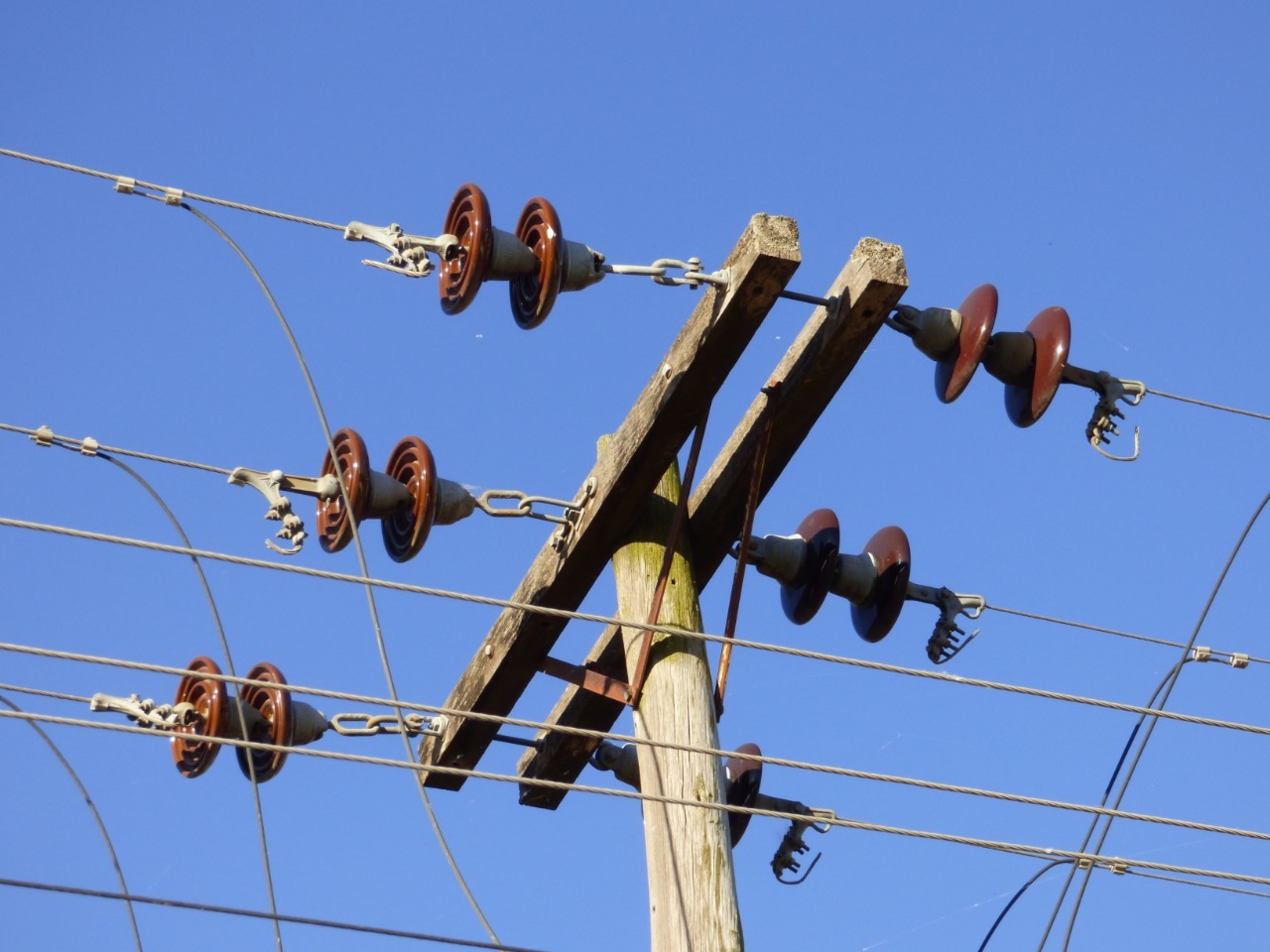 PORCELAIN INSULATORS